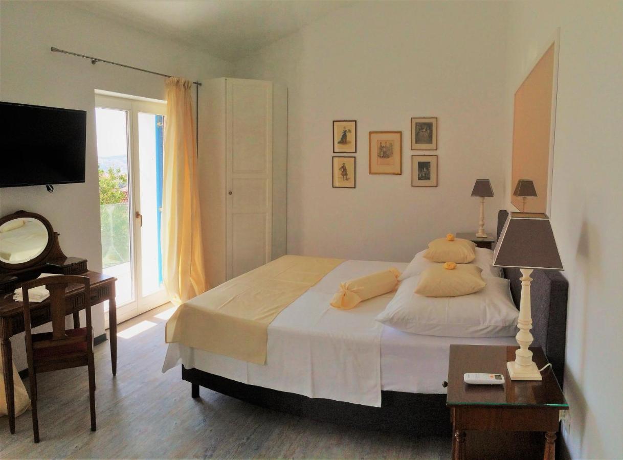 Seaside Villa With Private Pool Home By The Sea - Villa Τρογκίρ Εξωτερικό φωτογραφία